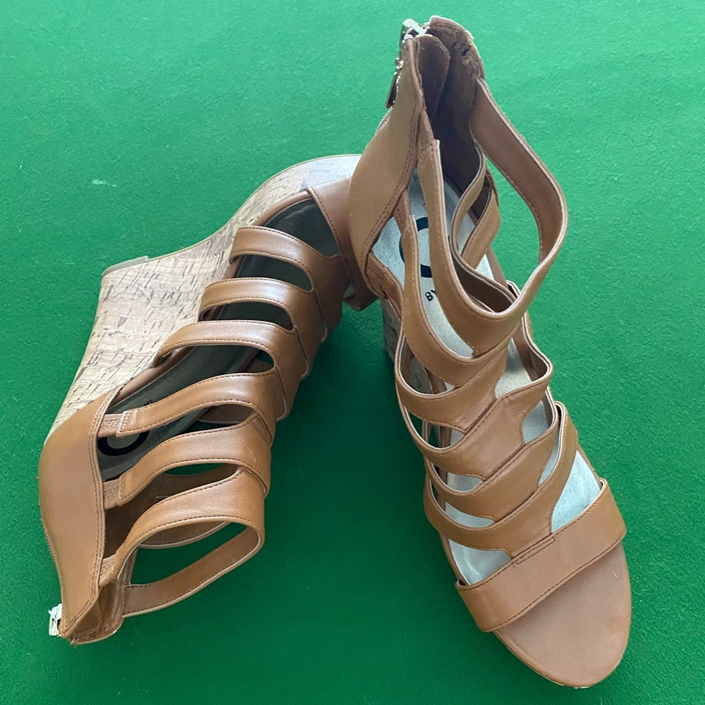 G By Guess Beige Wedges size 8.5